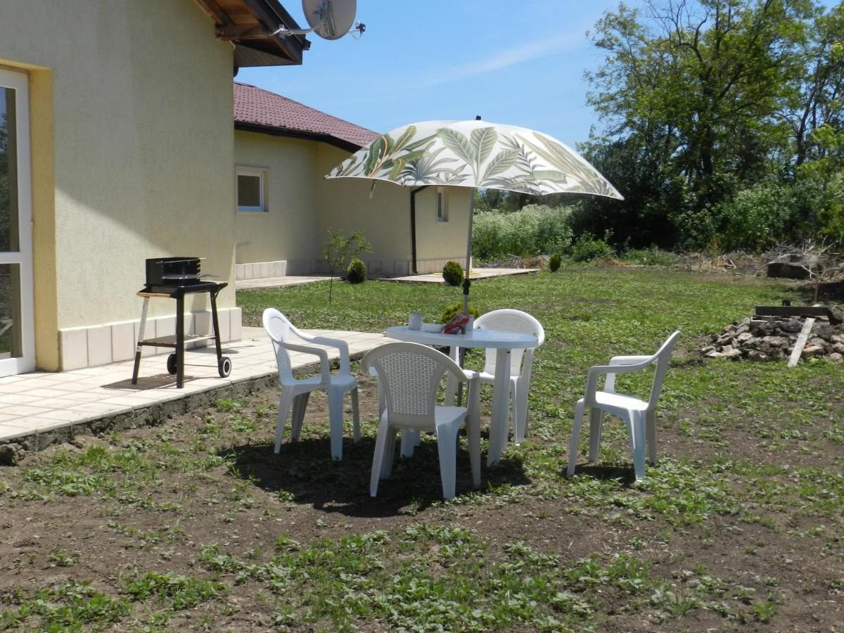 Villa Campo Ezerets Exterior foto